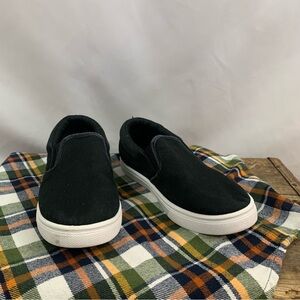 FabKids Black Canvas Slip On Flat Round Toe Rubber Sole Little Kid Size 1 BOY